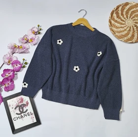 بلوز بافت گل‌دار مدل آلاله کد 40210 (آبی نفتی)