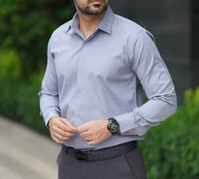 پیراهن طوسی روشن ساتن کش پنبه مردانه