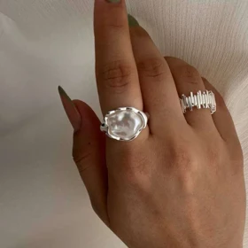 انگشتر زنانه نقره ای با طرح مروارید باروک مینیمال