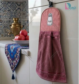 آویز حوله ای آشپزخانه طرح نمکدان رنگ عنابی