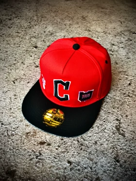کلاه کپ بک فیت مستر کوالیتی وارداتی FIFTY 59 مدل Chicago Cubs _ قرمز نقاب مشکی