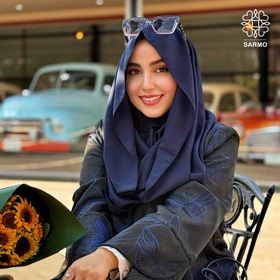 شال کلاه‌دار ضربدری سرمه ای