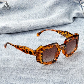 عینک آفتابی پرادا Prada AS521412 (طیف رنگی چهارم)