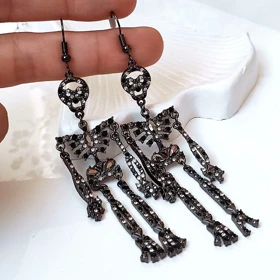 گوشواره اسکلتی Limited Edition برند I Am خرید گوشواره فانتزی و خاص از زرمیس