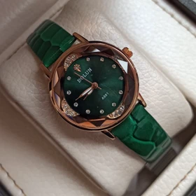 ساعت مچی زنانه برند بلون بند چرمی سبز نگین‌دار