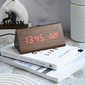 ساعت رومیزی دیجیتال وودن کلاک مدل مثلث