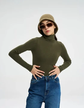 یقه اسکی بیسیک (خاکی)