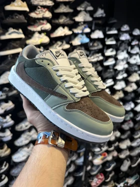 کتانی زنانه ترویس اسکات