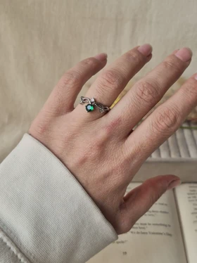 انگشتر جواهری فری سایز تاج سبز