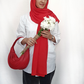 شال قرمز نخی