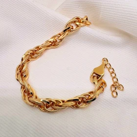 دستبند برند شین مدل «تابش زرین» | با آبکاری طلای 24 عیار و بافت برجسته