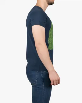 تیشرت آستین کوتاه با طرح برفکی