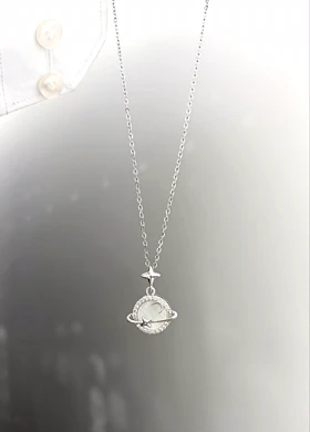 گردنبند دخترانه طرح زحل نقره ای 793