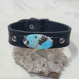 دستبند چرمی با سنگ فیروزه نیشابور اصل کد 3