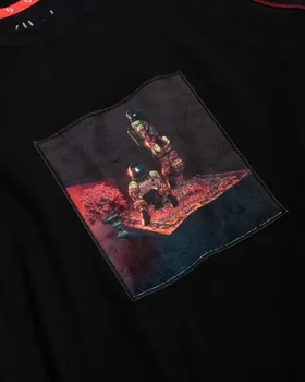 تیشرت مدل astronaut and persian carpet مشکی برند لیلاژ Lilage