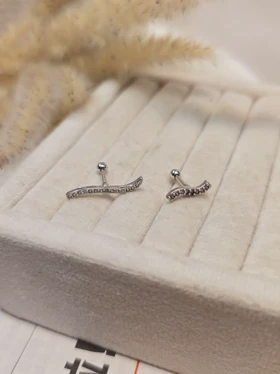 پیرسینگ گوش موج دار