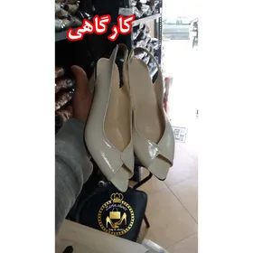 صندل مجلسی ورنی زنانه پشت‌باز و جلو باز