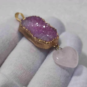 گردنبند با سنگ کوارتز صورتی و قلب رزکوارتز