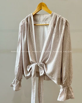 شومیز گل‌دار گره‌ای