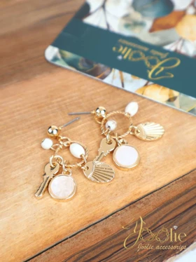 گوشواره زنانه فشن مدل کلید کد E1250 (سفید)