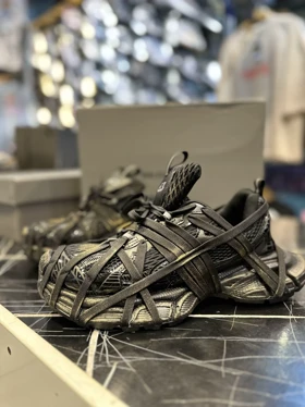 کتانی مردانه بالنسیگا اسپایدری