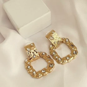 گوشواره طلایی مجلسی برند SIX (طرح بافتدار و نگیندار)