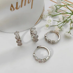 گوشواره هاگی نگین‌دار مدل قلب ژوپینگ کد 128