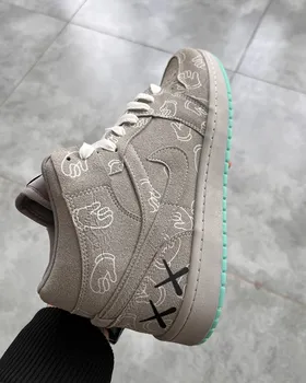 کتانی نایک جردن ساق‌دار رنگ طوسی کاستوم KAWS