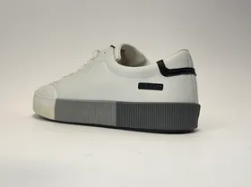 ونس سفید مردانه Pull & Bear