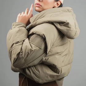 کاپشن سرشانه کش