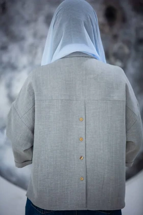 مانتو صوفیا اسلپ پشت دکمه چوبی