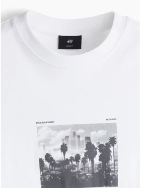 تیشرت آستین کوتاه سفید / برند اچ اند ام H&M / قالب LOOSE FIT طرح دار