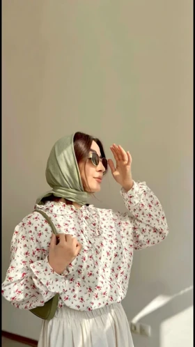 شومیز گل‌گلی