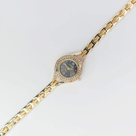 ساعت مچی زنانه مجلسی EHHE نگین‌دار با موتور کوارتز (بند طلایی با صفحه مشکی)