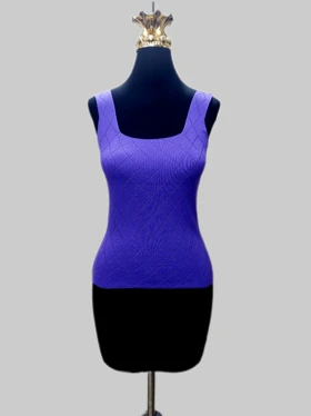 تاپ یقه خشتی طرح لوزی بند سر شانه پهن زنانه کد1571