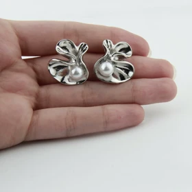 گوشواره زنانه مدل مروارید مینیمال