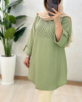 C026- تونیک رخشان نسکافه ای یک خط ته طاقه وسط لباس هست