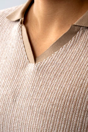 تیشرت آستین کوتاه یقه دار زنانه