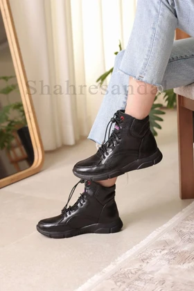 بوت زنانه لیوایز کد 8323