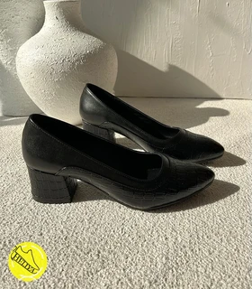 کفش پاشنه‌بلند زنانه طبی