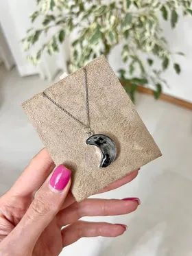 گردنبند ماه شب تاب