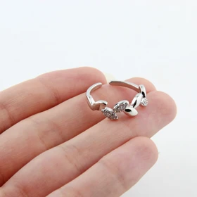 انگشتر زنانه مدل گندم نگینی (نقره‌ای)