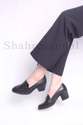 کفش پرسنلی پاشنه‌دار برگی
