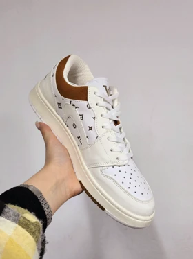 کفش لویی ویتون سفید قهوه‌ای کتانی louis vuitton x nike