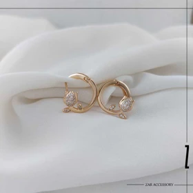 گوشواره زنانه حلقه‌ای گل رز نگین‌دار