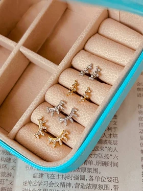 پیرسینگ گوش جواهری هلیکس