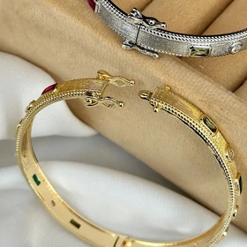 دستبند زنانه نگینی کد 385