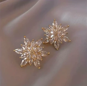 گوشواره طرح گل کریستالی