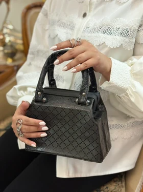 کیف گاو صندوقی زنانه مشکی