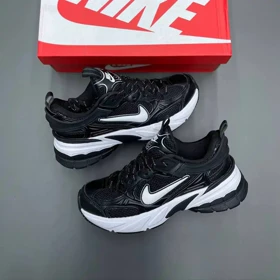 کفش نایک وومرو 5 مشکی سفید Nike Vomero 5 Black White